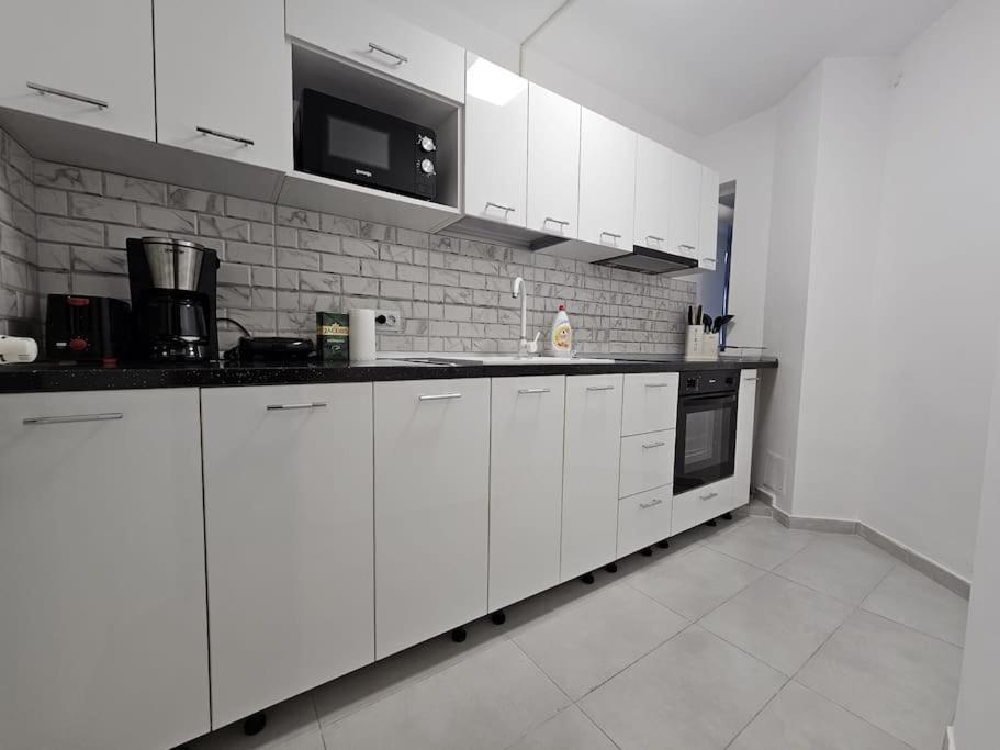Ultra Central Luxury 3Br 2Bath Apt & Amazing Views 布加勒斯特 外观 照片